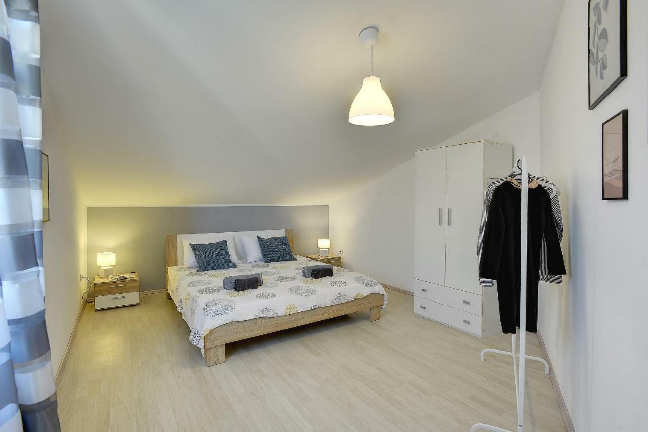 Niko Apartment